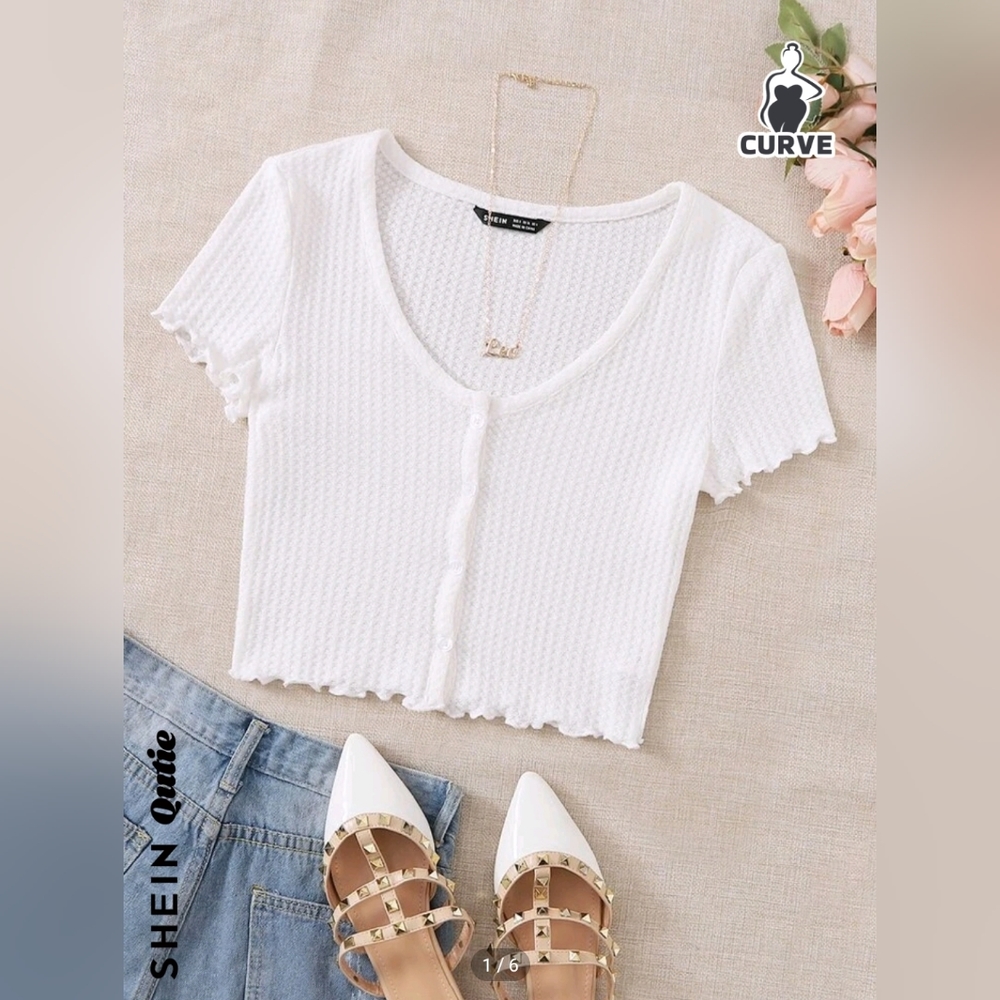 Shein Curve s/s button front cropped tee with Lettuce edge trim